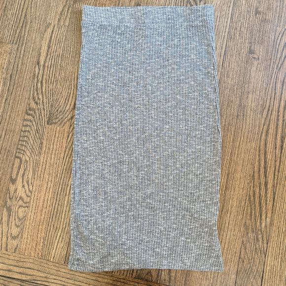 Love culture Pencil knitted knee length skirt in Gray - Picture 4 of 6